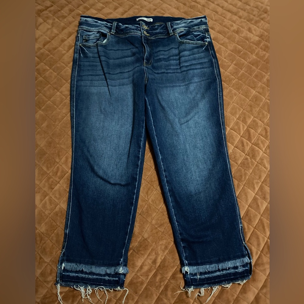 KanCan dark wash bottom detail Maurice’s denim crop jean